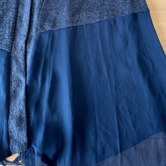 August Silk Denim Blue Open Front  Lace Back Cardigan / Size Large NWT - Picture 3 of 13